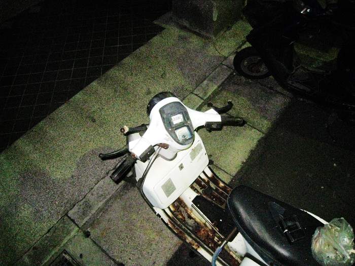 2011_05_21_unknow vespa.jpg